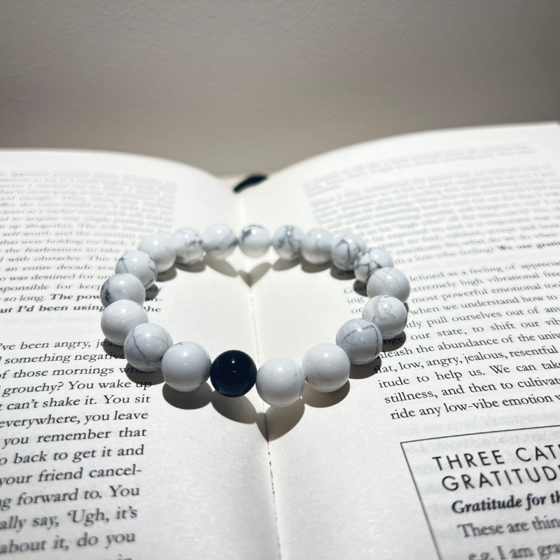 I'm yours - White Turquoise Bracelet